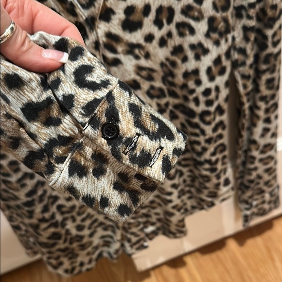 Truth Women's Leopard Print Top - Black and Brown - Picture 4 of 4